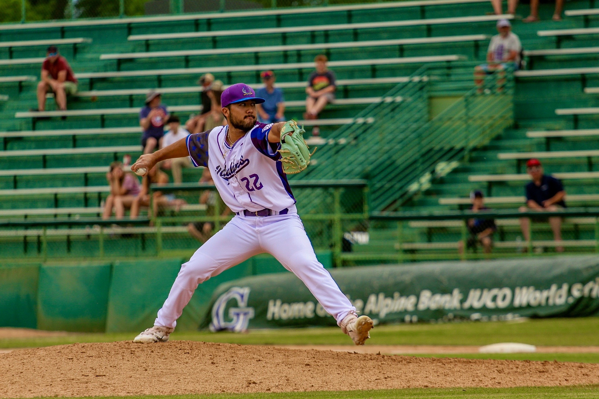 Frank Racioppo pitching for the Grand Junction Jackalopes